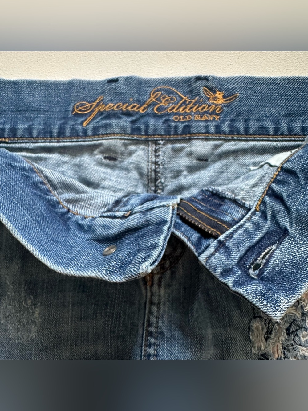 Old Navy Special Edition Blue Distressed Denim Mini Skirt Embroidered Size 2 - Picture 7 of 15